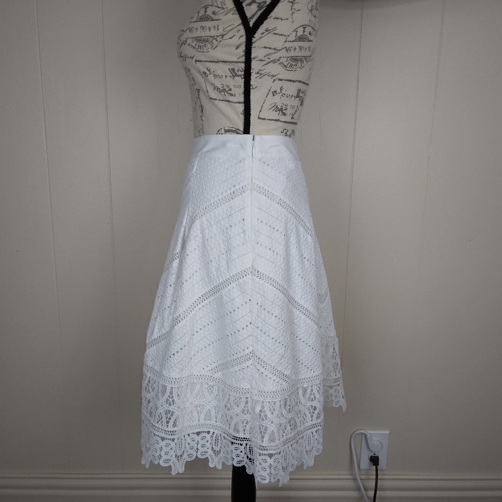 Talbots | White Cotton Lace  Patterned Flared Skirt |  Size 4 - Picture 5 of 10